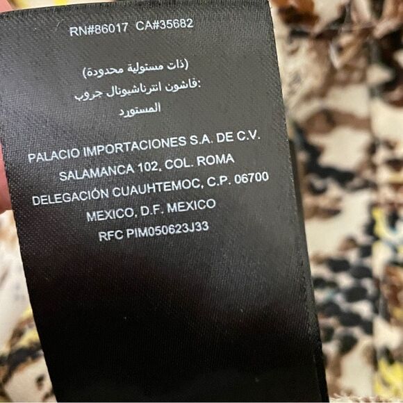 Bebe Serpentine Deep V Button Down Blouse Cream Yellow Blue Brown Size XS - Picture 14 of 16